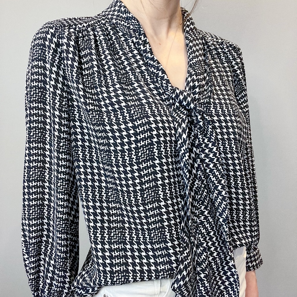 Banana Republic Houndstooth Tie Neck Blouse Size Small